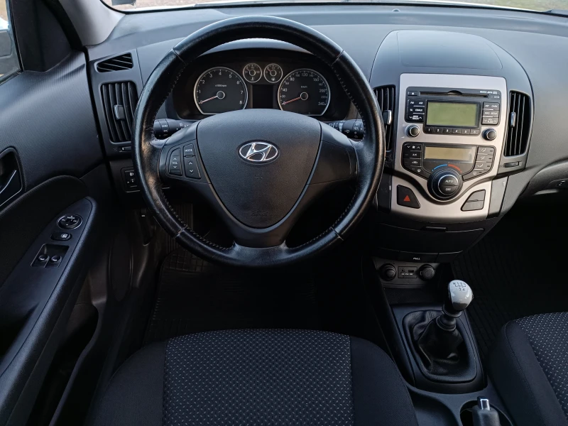 Hyundai I30 1.4i-105кс-КЛИМАТРОНИК-, снимка 11 - Автомобили и джипове - 47747790