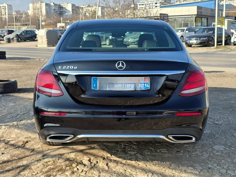 Mercedes-Benz E 220 AMG* AMBIENT* LED* HEAD UP* 360 , снимка 4 - Автомобили и джипове - 49008538