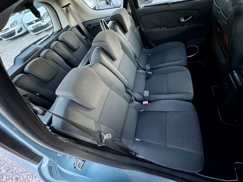Renault Scenic 1.5 DCI Италия 7 местен, снимка 10 - Автомобили и джипове - 49639261