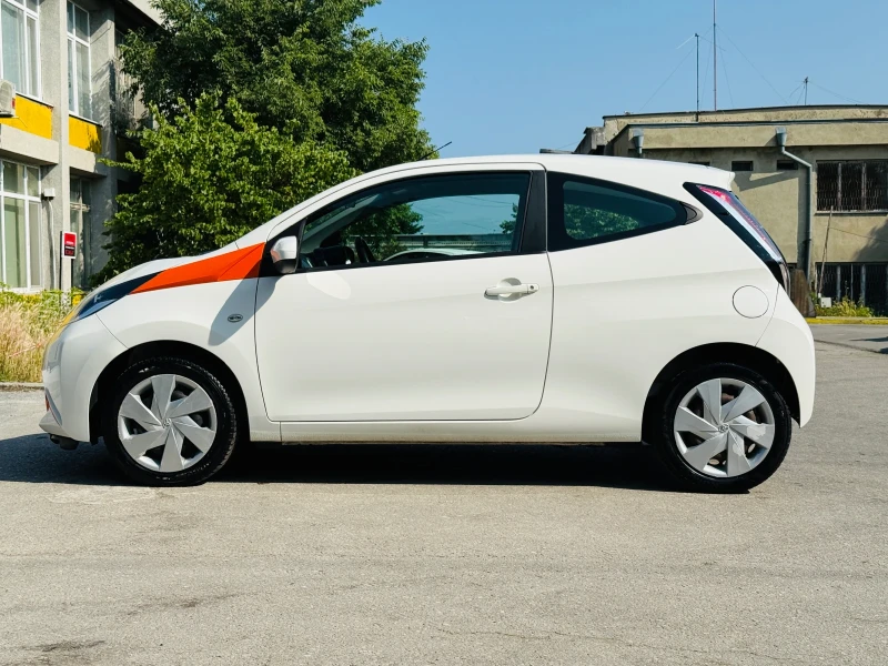 Toyota Aygo 1.0 Automatic, снимка 8 - Автомобили и джипове - 50149424