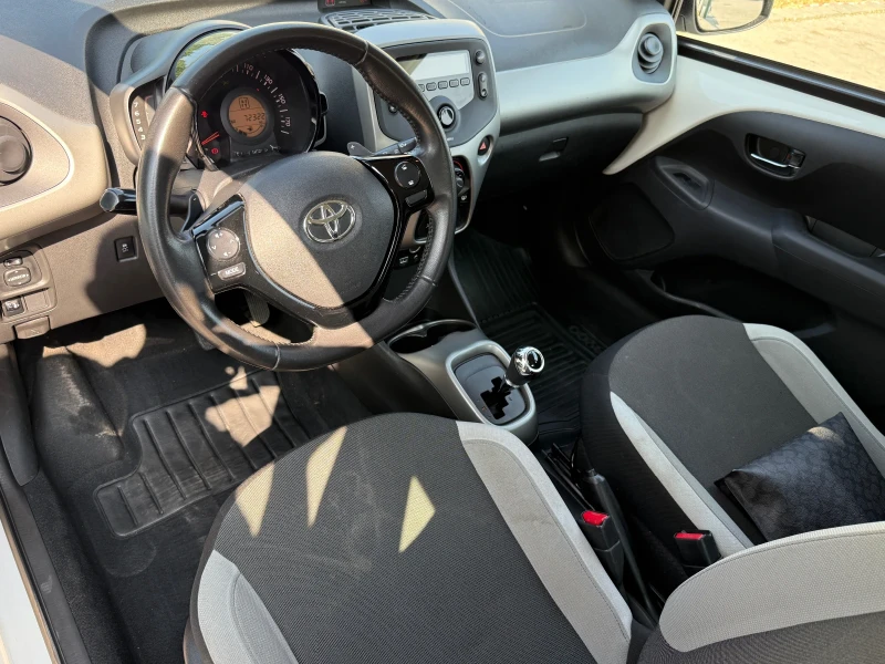 Toyota Aygo 1.0 Automatic, снимка 9 - Автомобили и джипове - 50149424