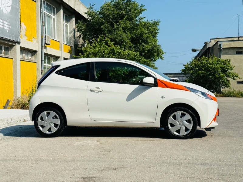 Toyota Aygo 1.0 Automatic, снимка 4 - Автомобили и джипове - 50149424