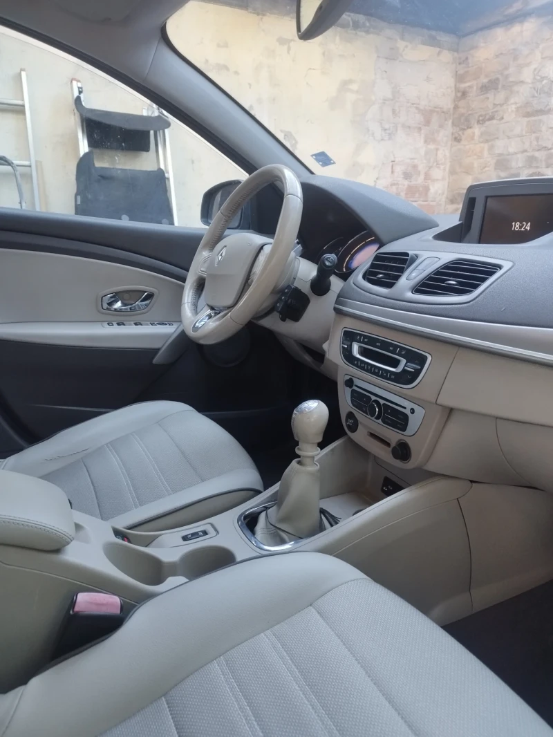 Renault Fluence, снимка 2 - Автомобили и джипове - 52846448