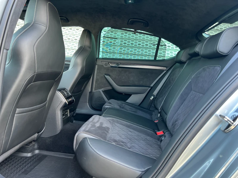 Skoda Superb Sportline 2.0 TSI DSG, снимка 14 - Автомобили и джипове - 51834708