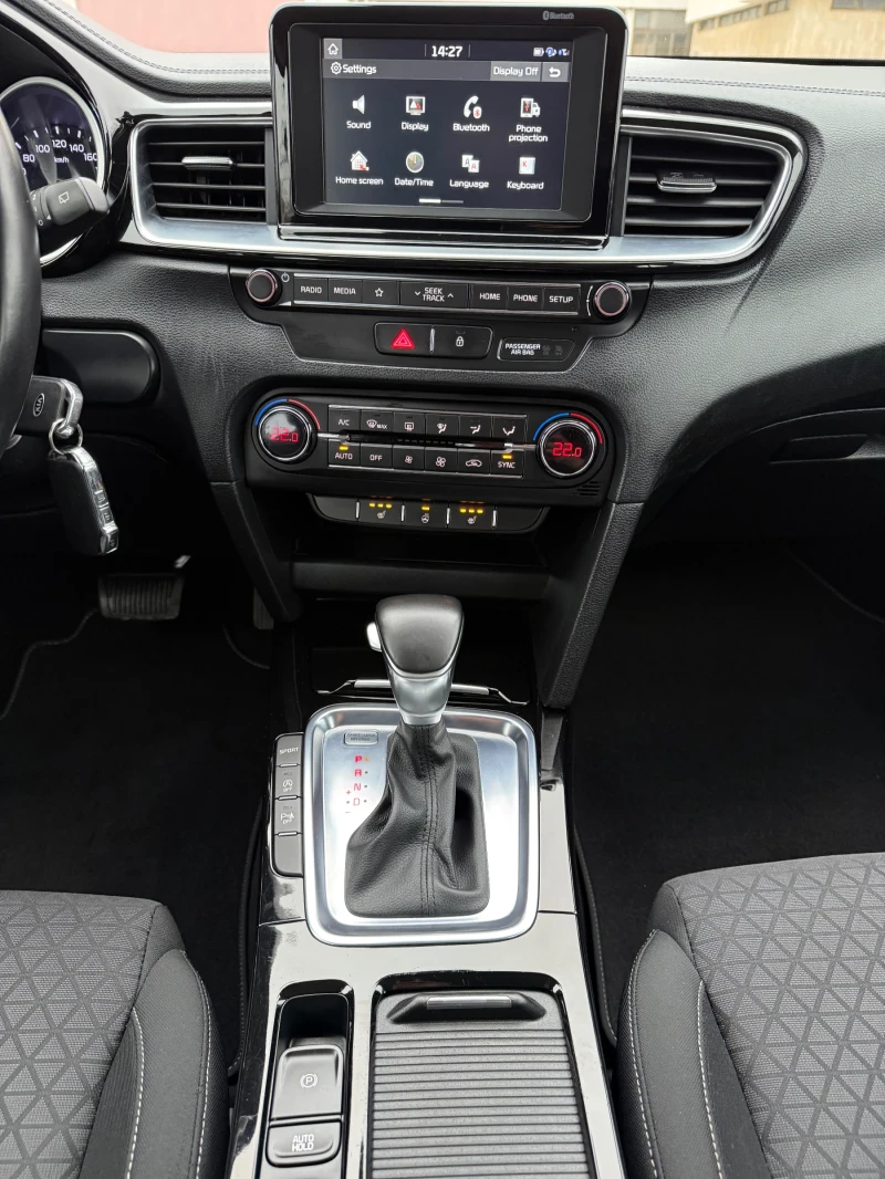 Kia Ceed 1.4i AUTOMATIC, снимка 10 - Автомобили и джипове - 52878629