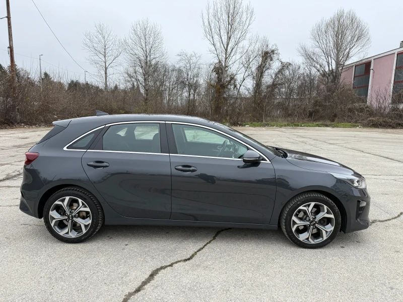 Kia Ceed 1.4i AUTOMATIC, снимка 2 - Автомобили и джипове - 52878629