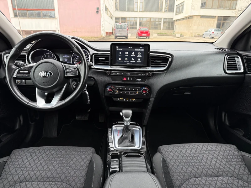 Kia Ceed 1.4i AUTOMATIC, снимка 8 - Автомобили и джипове - 52878629