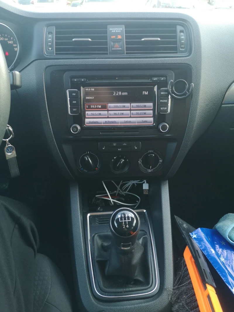 VW Jetta, снимка 8 - Автомобили и джипове - 52895740