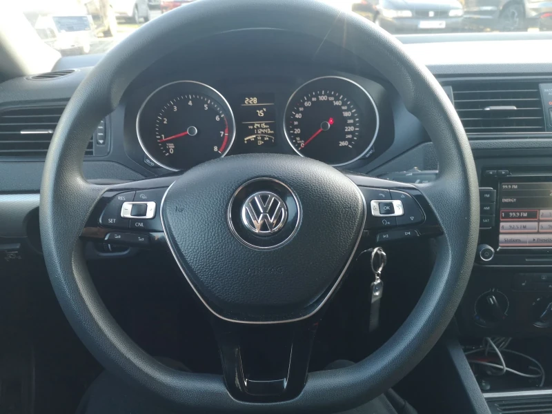 VW Jetta, снимка 7 - Автомобили и джипове - 52895740