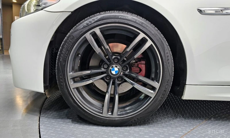 BMW 520, снимка 5 - Автомобили и джипове - 53044386