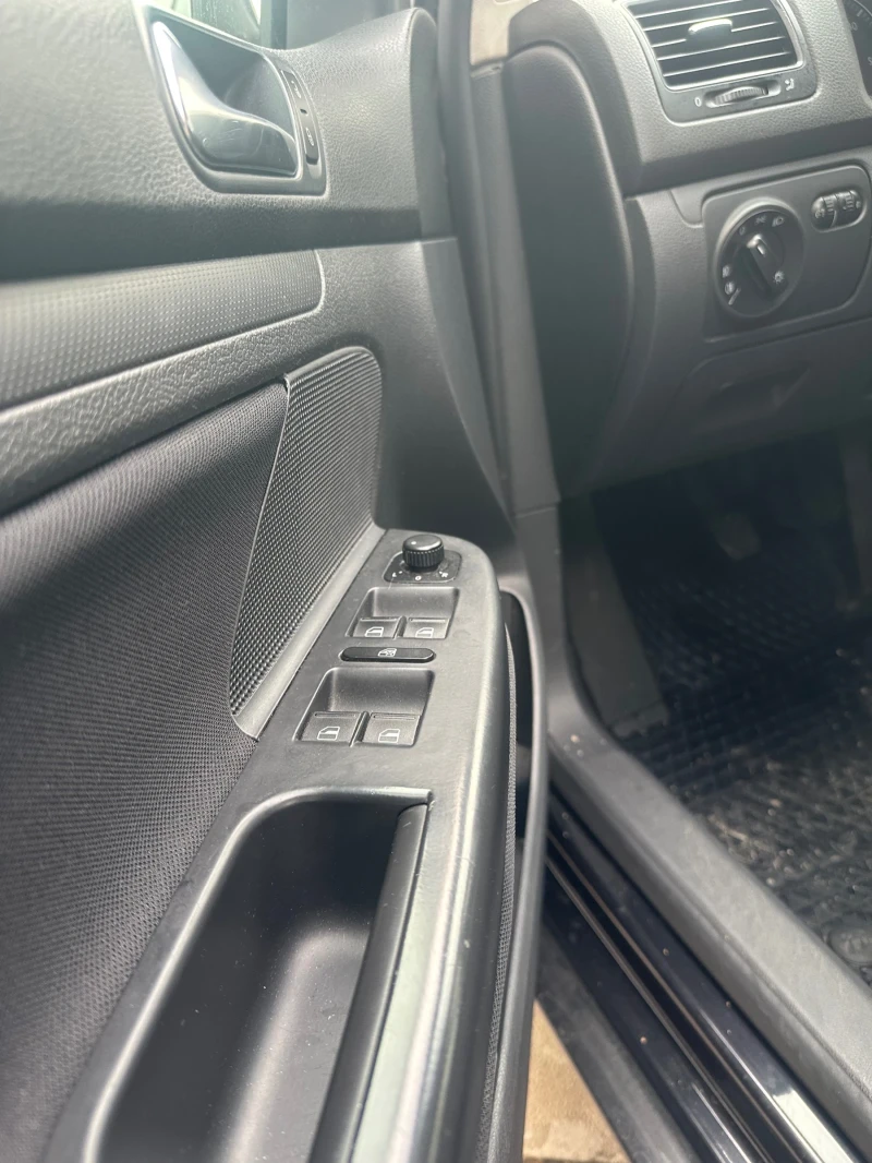 VW Golf 1.9 TDI   обслужен | чист салон | готов за, снимка 14 - Автомобили и джипове - 53248457