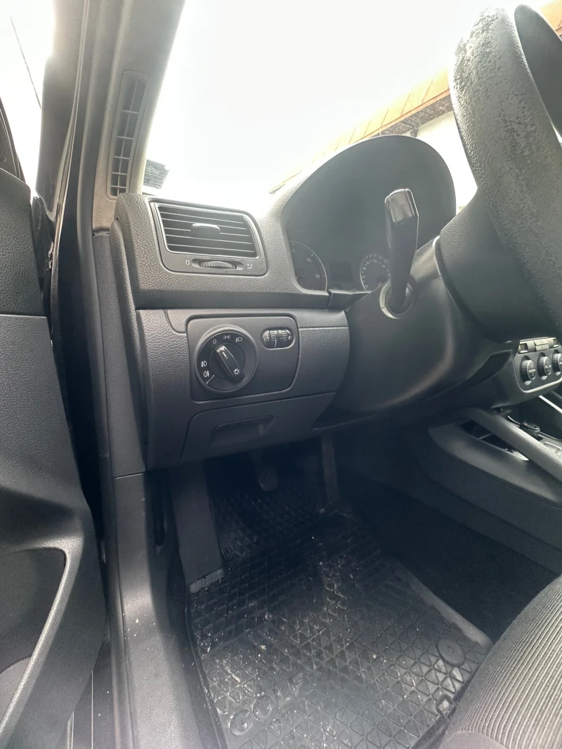 VW Golf 1.9 TDI   обслужен | чист салон | готов за, снимка 17 - Автомобили и джипове - 53248457