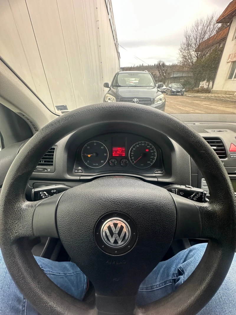 VW Golf 1.9 TDI   обслужен | чист салон | готов за, снимка 7 - Автомобили и джипове - 53248457