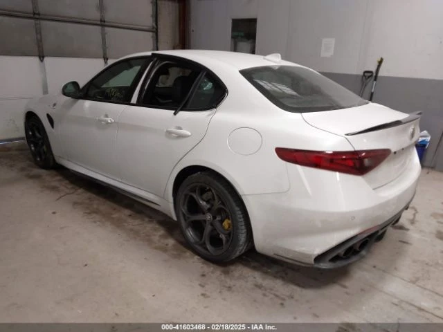 Alfa Romeo Giulia * QUADRIFOGLIO RWD* CARFAX* АВТОФИНАНСИРАНЕ*  - изображение 4