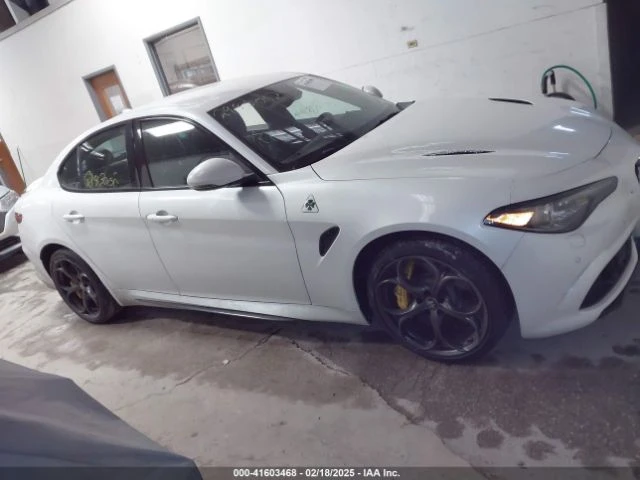 Alfa Romeo Giulia * QUADRIFOGLIO RWD* CARFAX* АВТОФИНАНСИРАНЕ*  - изображение 5