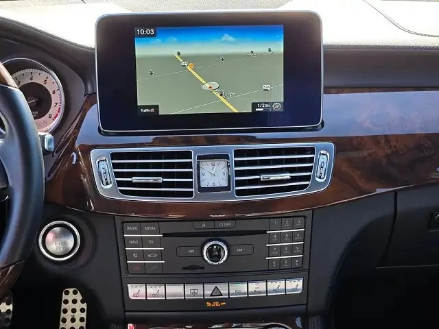 Mercedes-Benz CLS 500 4MATIC * * FACE * * CARFAX * * АВТО КРЕДИТ * * , снимка 11 - Автомобили и джипове - 52916204