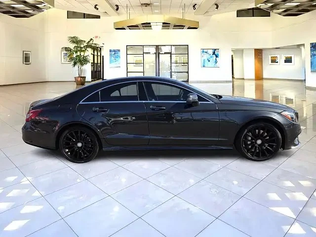 Mercedes-Benz CLS 500 4MATIC * * FACE * * CARFAX * * АВТО КРЕДИТ * * , снимка 4 - Автомобили и джипове - 52916204