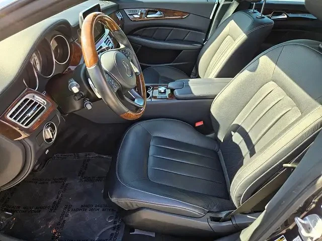 Mercedes-Benz CLS 500 4MATIC * * FACE * * CARFAX * * АВТО КРЕДИТ * * , снимка 8 - Автомобили и джипове - 52916204