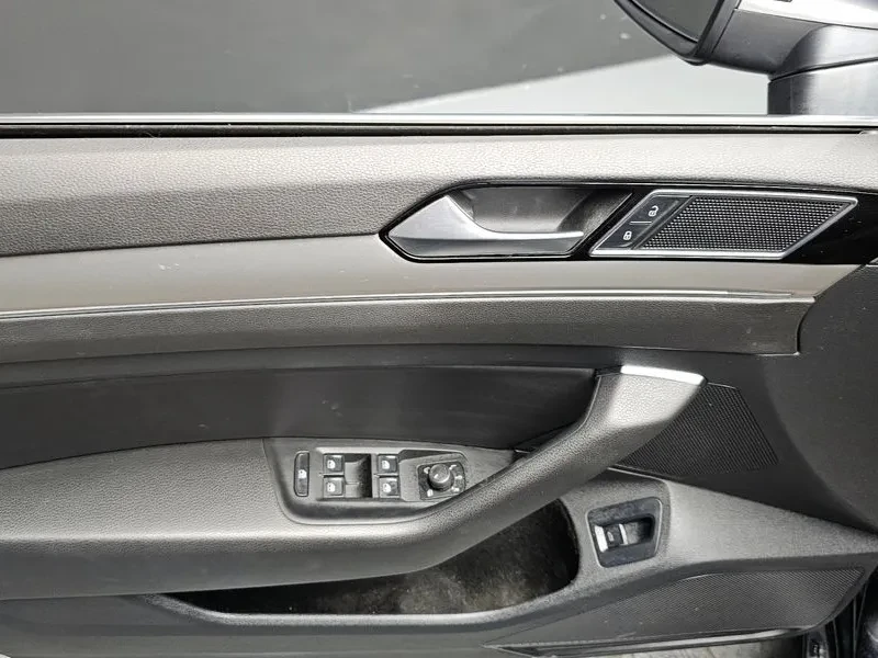 VW Arteon 2.0 Tdi Premium, снимка 17 - Автомобили и джипове - 53417395