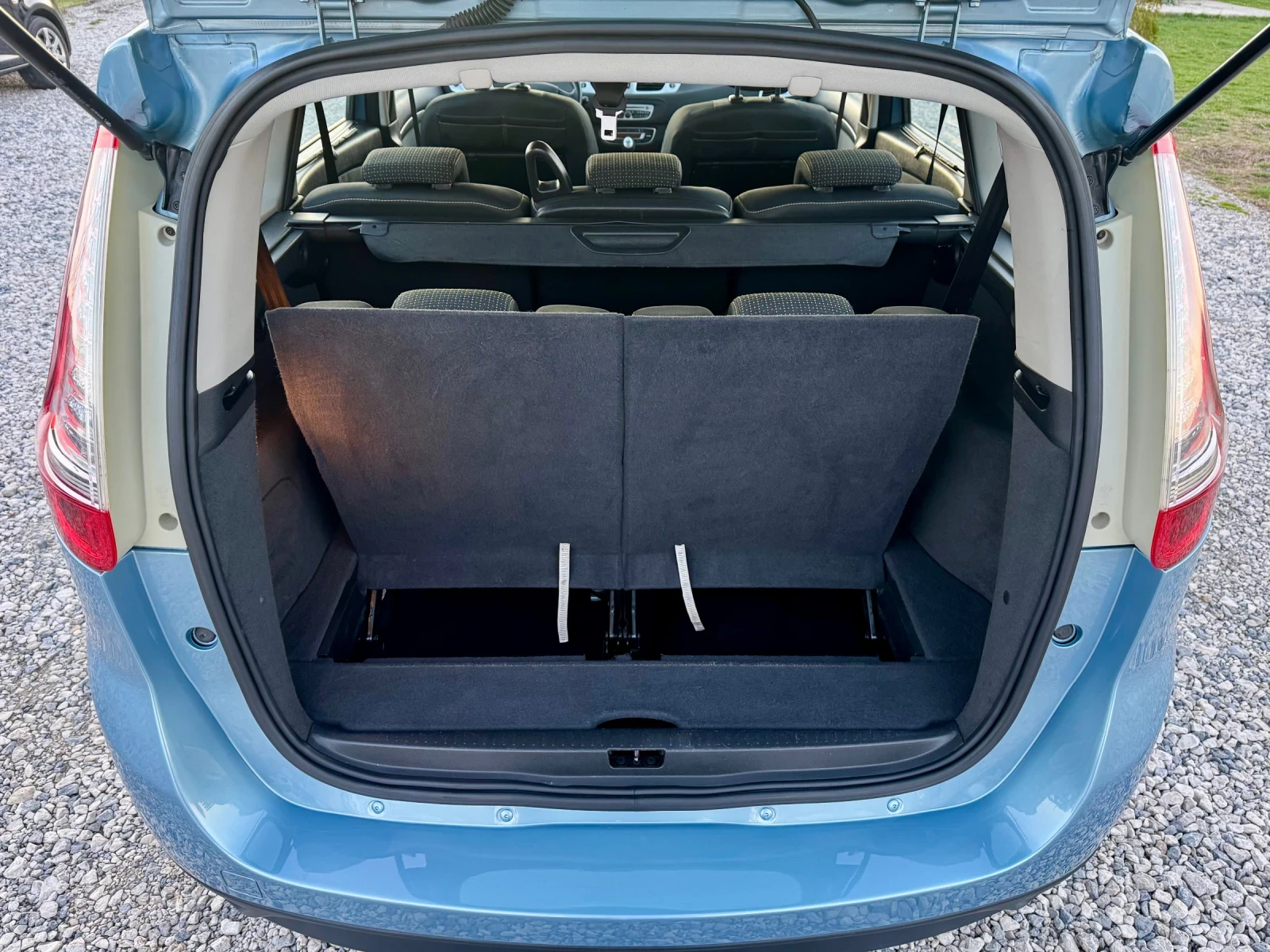 Renault Scenic 1.5 DCI Италия 7 местен | Mobile.bg — изображение 12