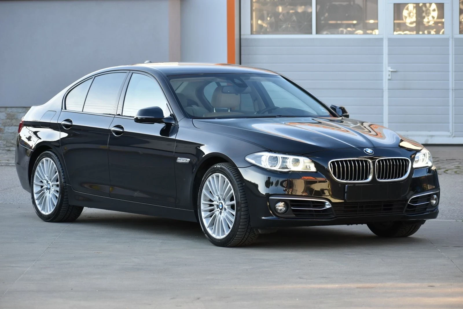 BMW 535 535ix - изображение 2