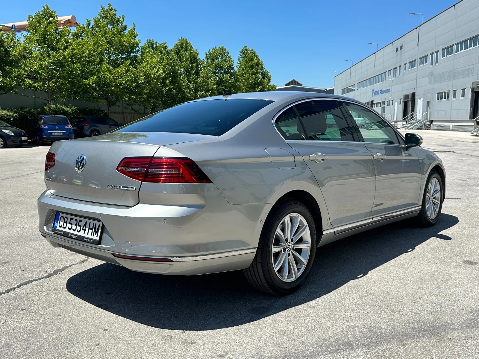 VW Passat 2.0TDI Автомат/ОТ БЪЛГАРИЯ/136000км - изображение 4