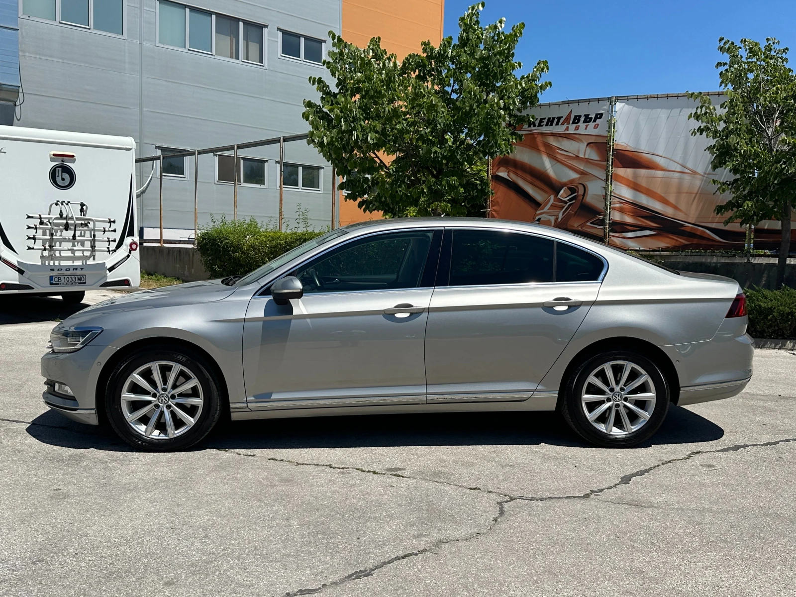 VW Passat 2.0TDI Автомат/ОТ БЪЛГАРИЯ/136000км - изображение 2