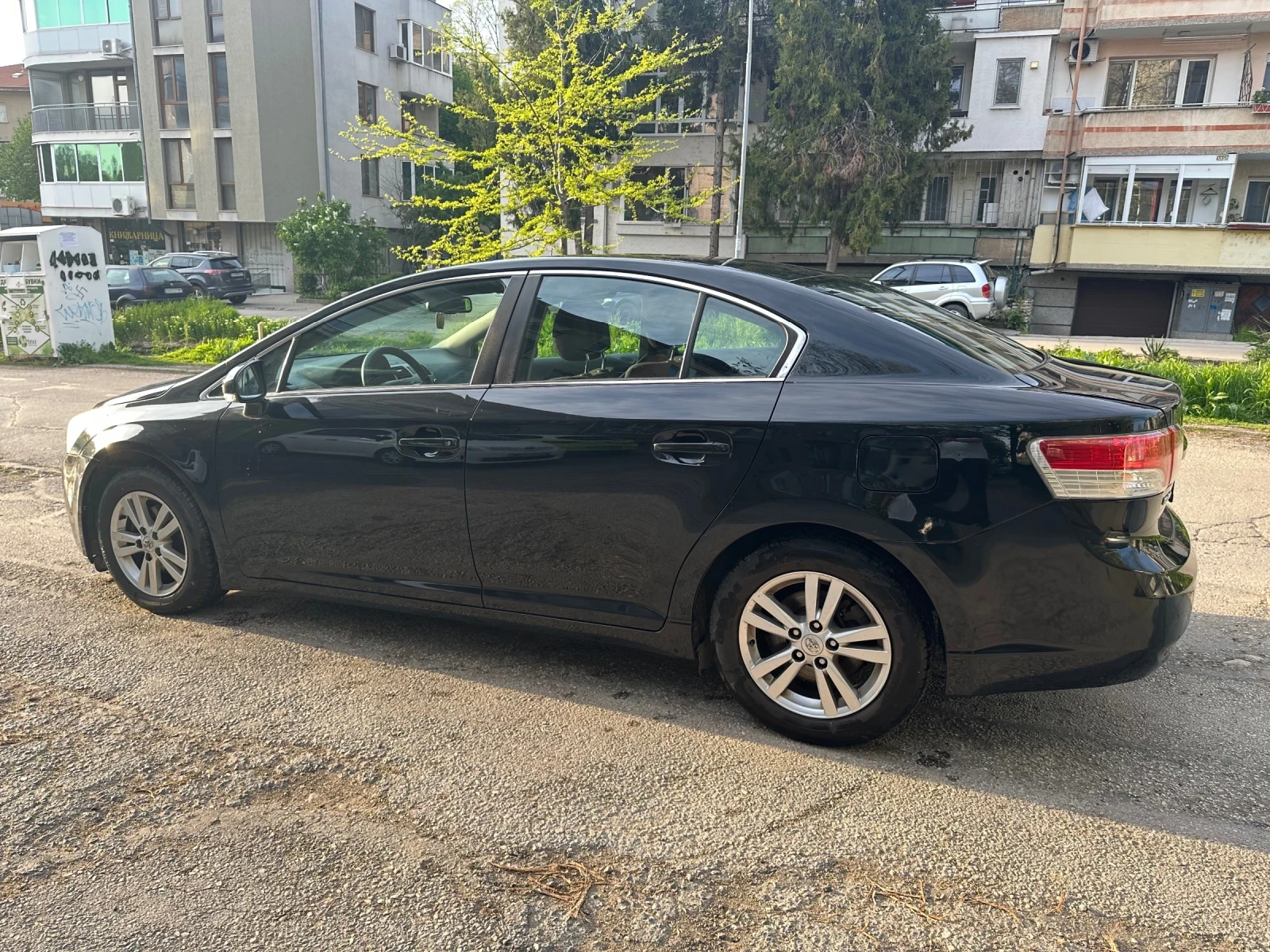 Toyota Avensis 1.8 147кс Седан - изображение 7