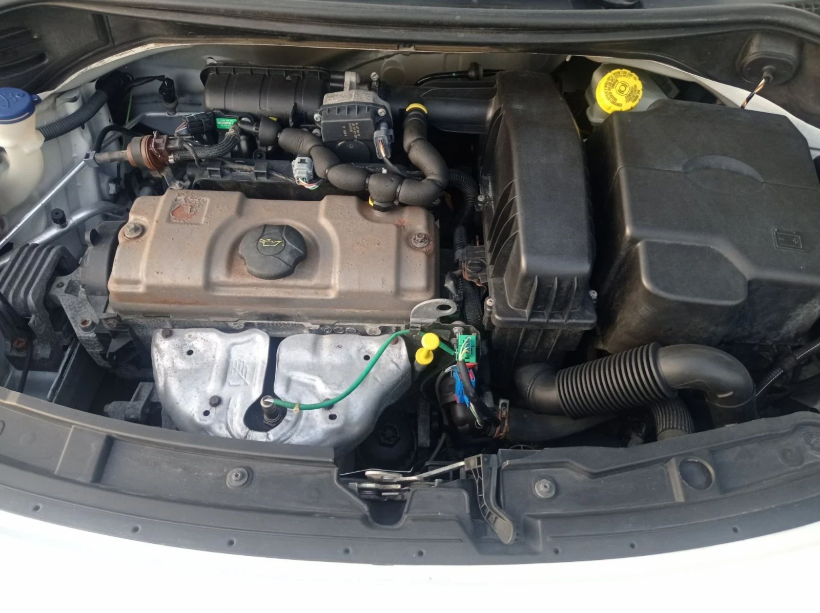 Peugeot 207 1.4i, 120х.км - изображение 8