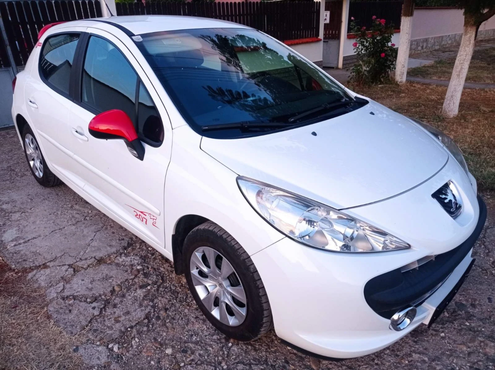 Peugeot 207 1.4i, 120х.км - изображение 5