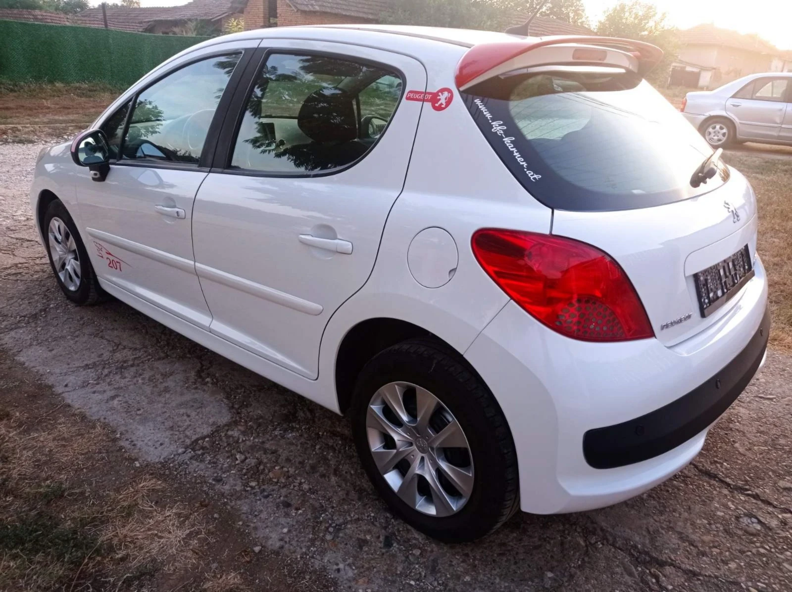 Peugeot 207 1.4i, 120х.км - изображение 2