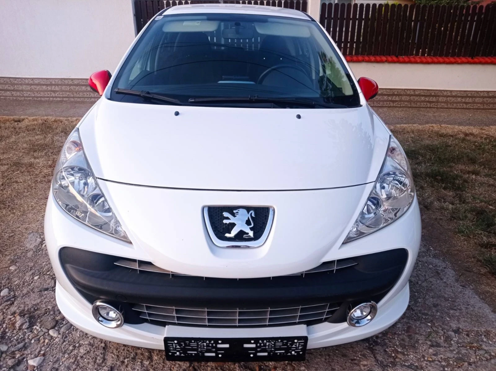 Peugeot 207 1.4i, 120х.км - изображение 6