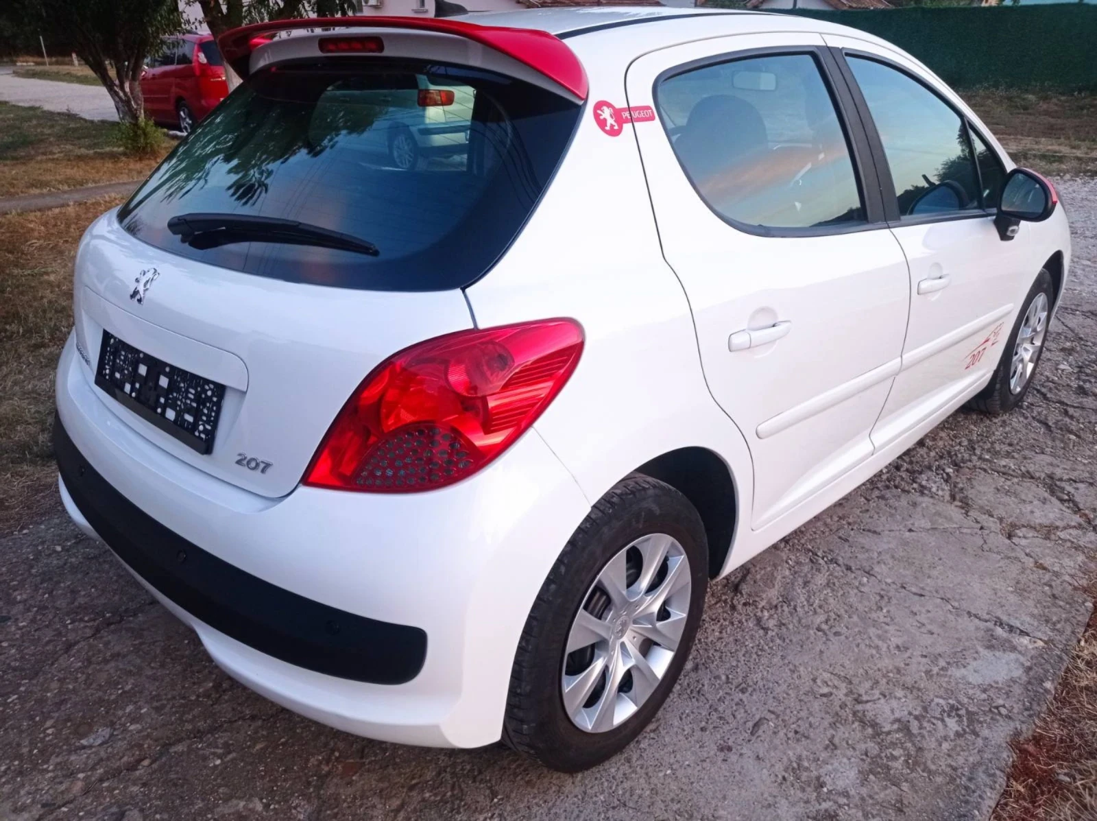 Peugeot 207 1.4i, 120х.км - изображение 3