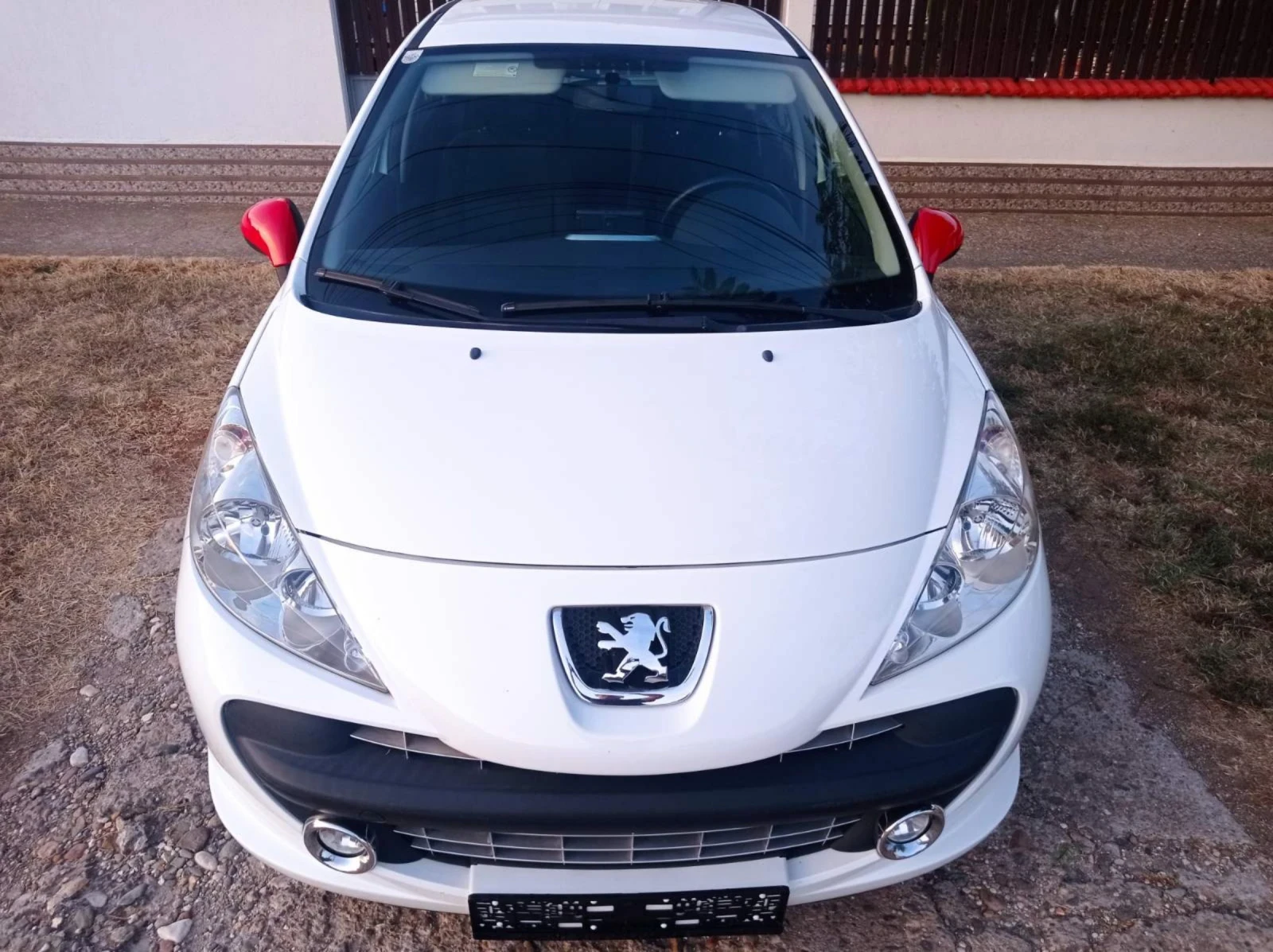 Peugeot 207 1.4i, 120х.км - изображение 7
