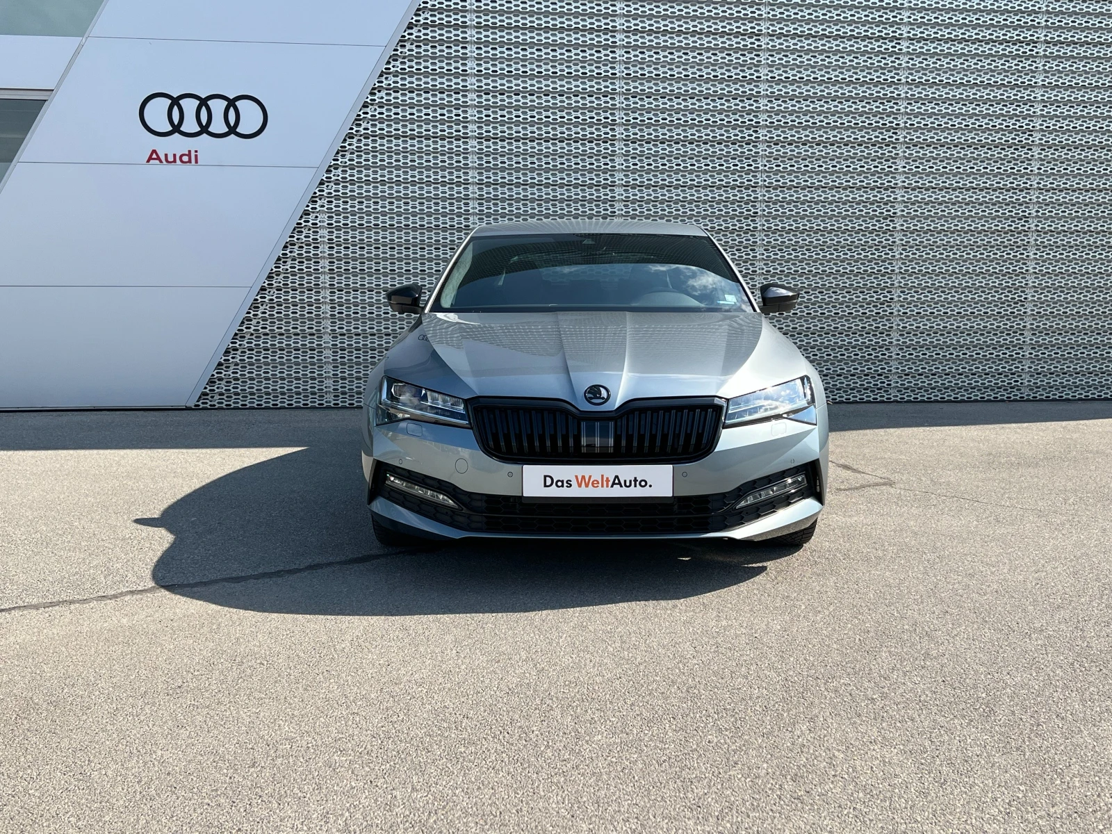 Skoda Superb Sportline 2.0 TSI DSG - изображение 2
