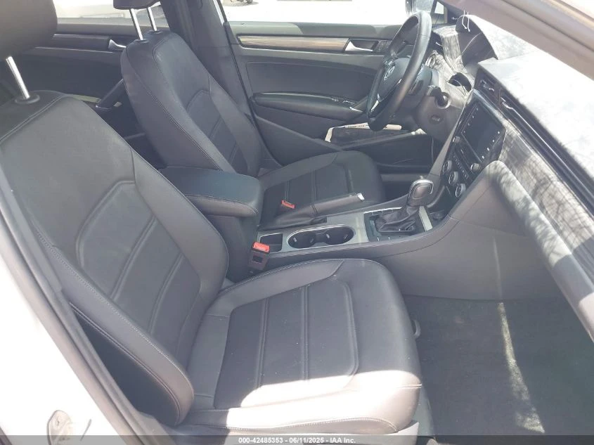 VW Passat 2.0L I-4 DI, DOHC, VVT, TURBO, 174HP Front Wheel - изображение 10