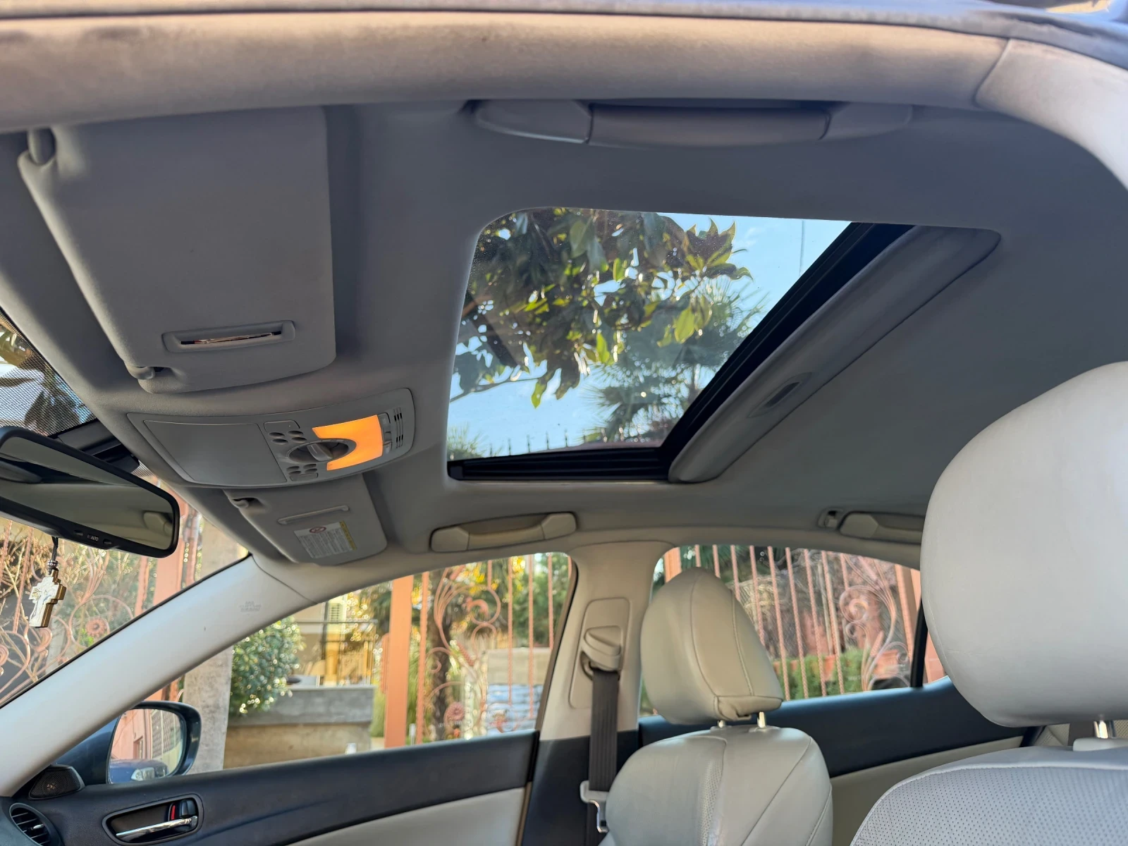 Lexus IS 220d | Mobile.bg � ����������� 12