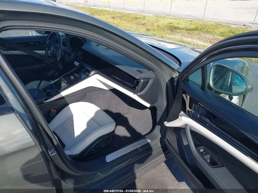 Porsche Panamera 2.9L V-6 DI, DOHC, VVT, TURBO, 348HP Rear Wheel | Mobile.bg � ����������� 10