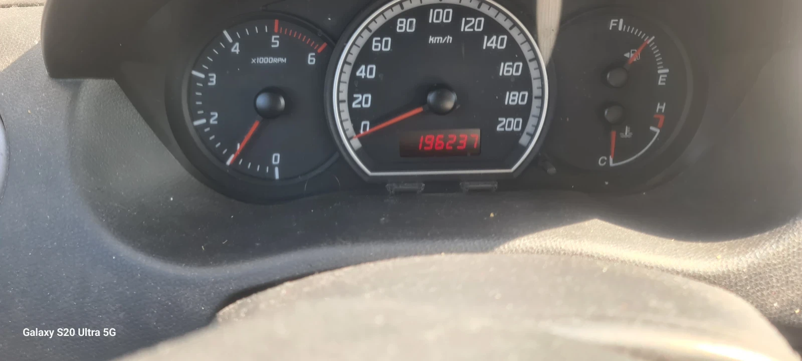 Suzuki Swift, снимка 15 - Автомобили и джипове - 53707791