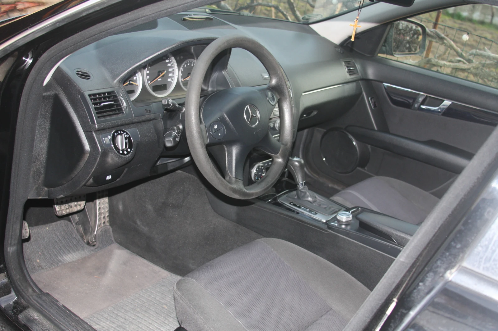 Mercedes-Benz C 280 3.0i 231 к.с., снимка 9 - Автомобили и джипове - 53810058