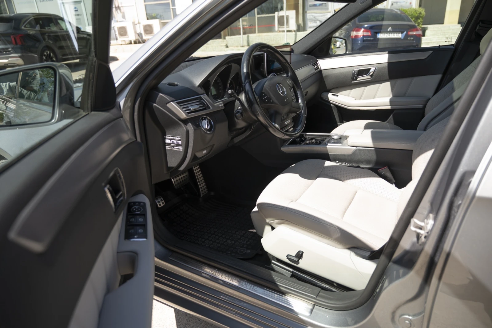 Mercedes-Benz E 350, снимка 5 - Автомобили и джипове - 54382776