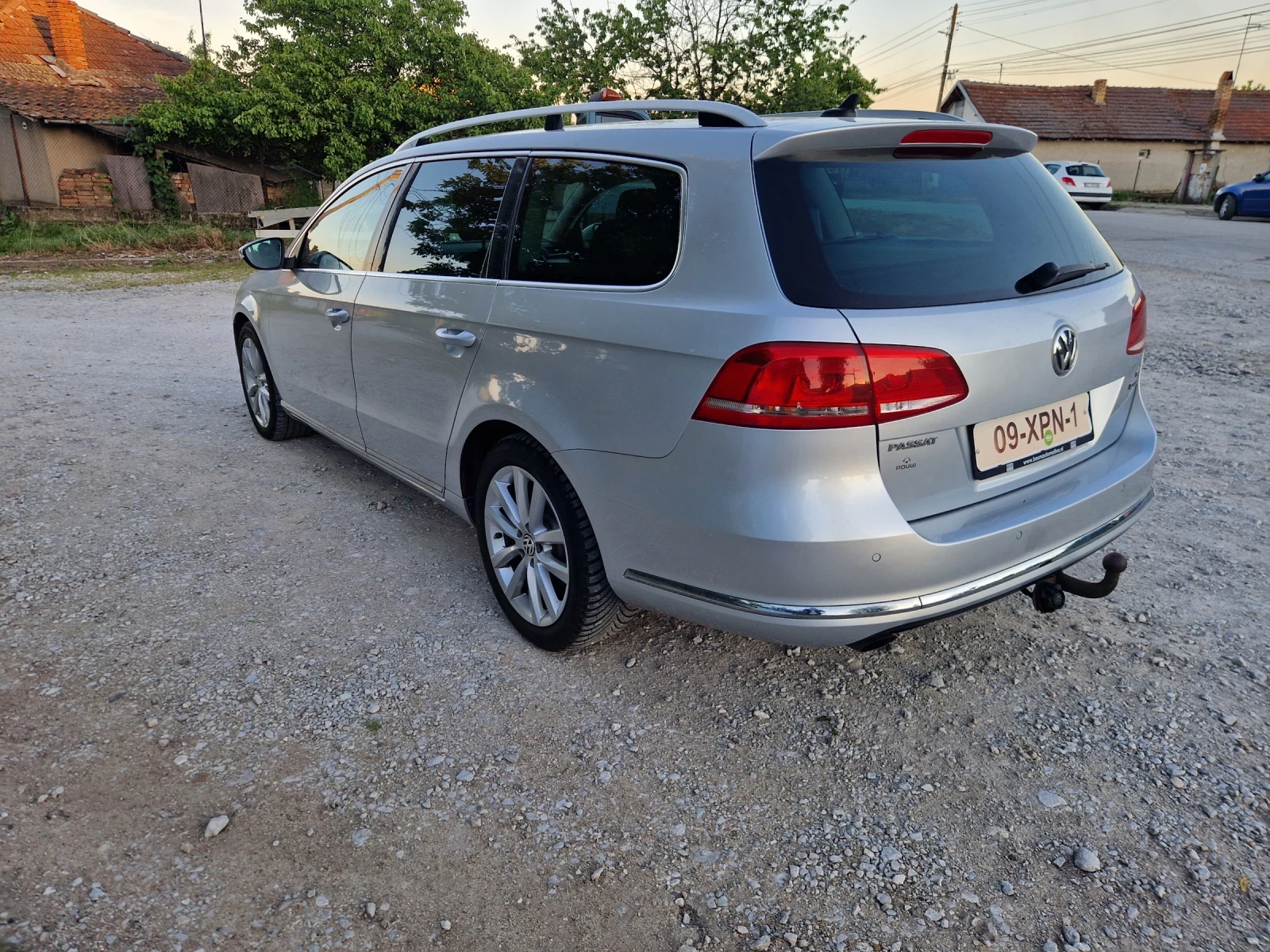 VW Passat 1.6 TDI, снимка 2 - Автомобили и джипове - 54555945