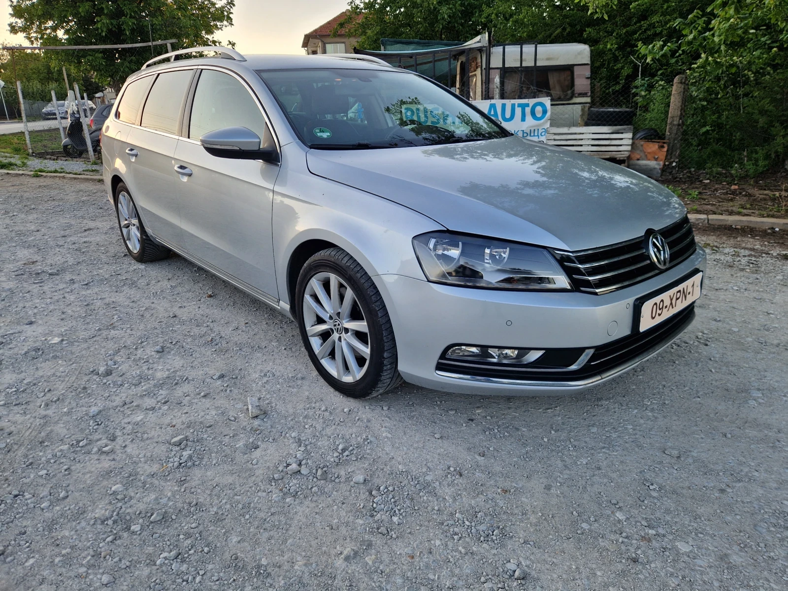 VW Passat 1.6 TDI, снимка 3 - Автомобили и джипове - 54555945