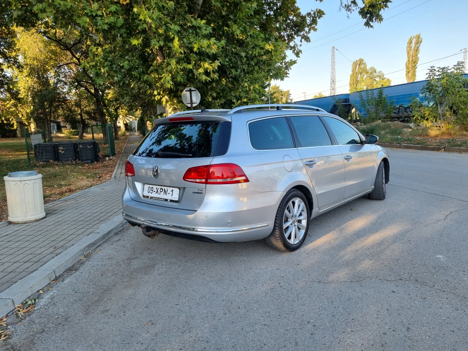 VW Passat 1.6 TDI, снимка 6 - Автомобили и джипове - 54555945