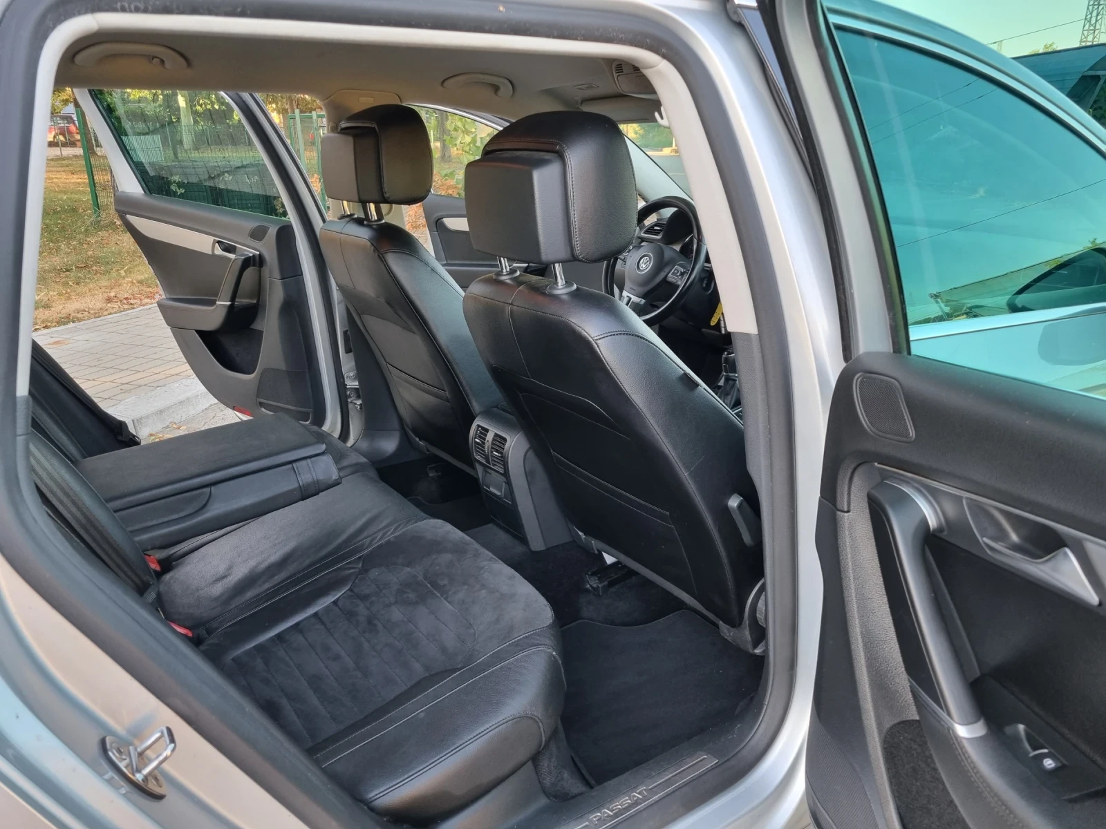 VW Passat 1.6 TDI, снимка 11 - Автомобили и джипове - 54555945