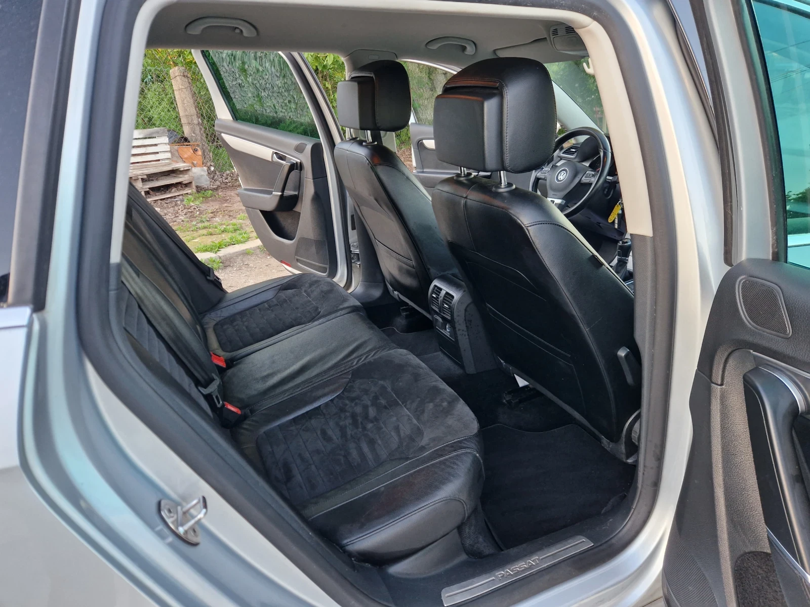 VW Passat 1.6 TDI, снимка 8 - Автомобили и джипове - 54555945