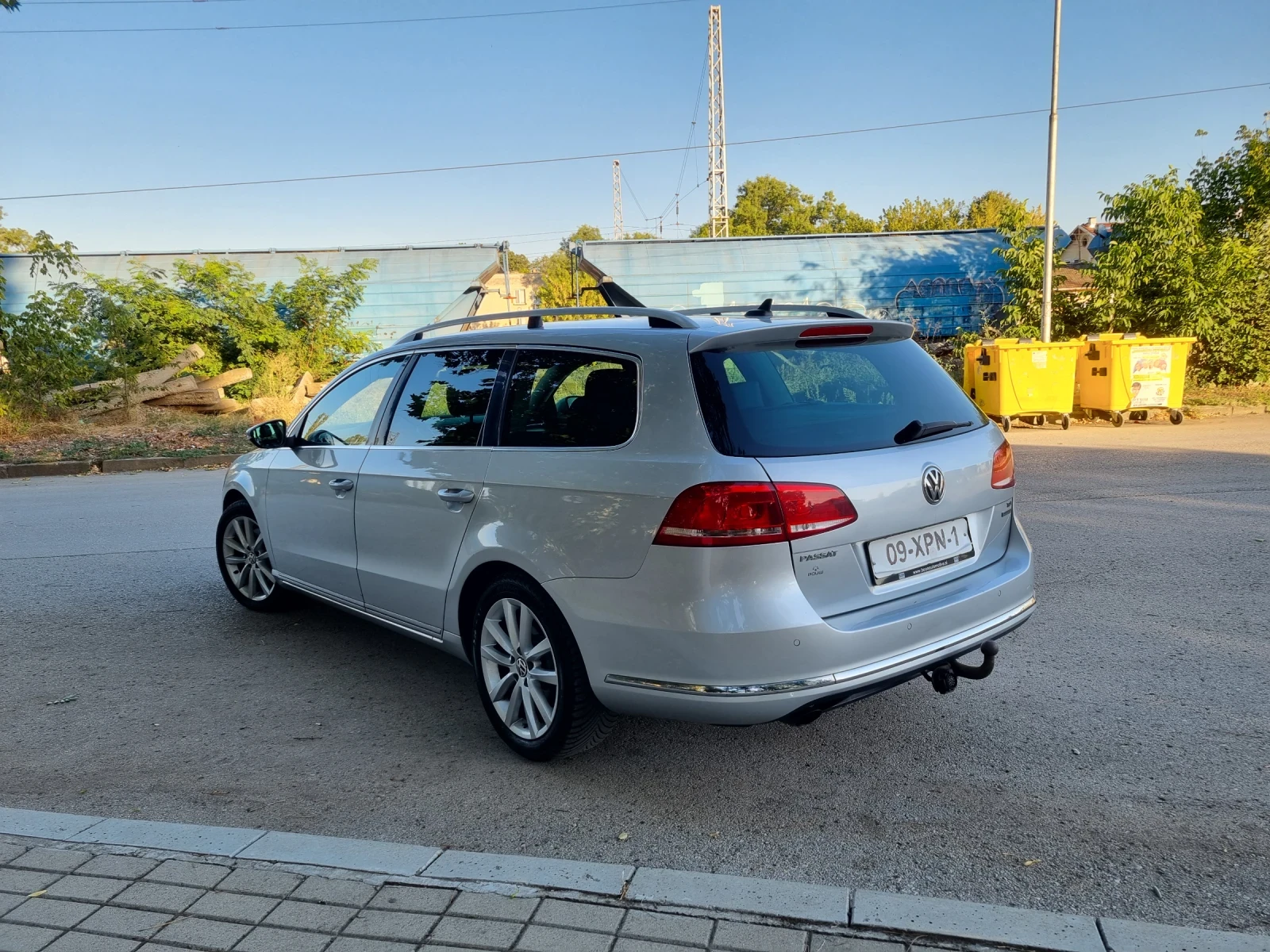 VW Passat 1.6 TDI, снимка 2 - Автомобили и джипове - 54555945