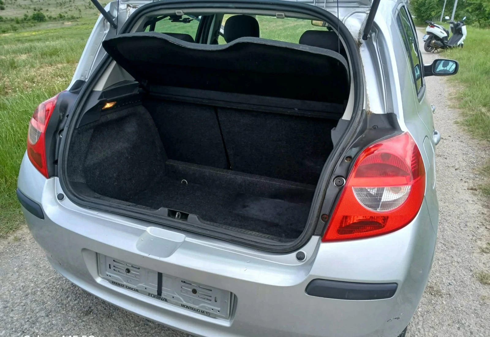 Renault Clio 1.5DCI 86 кс. , снимка 12 - Автомобили и джипове - 54574820