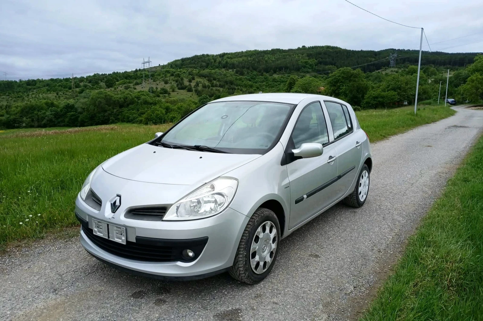 Renault Clio 1.5DCI , снимка 8 - Автомобили и джипове - 54574820