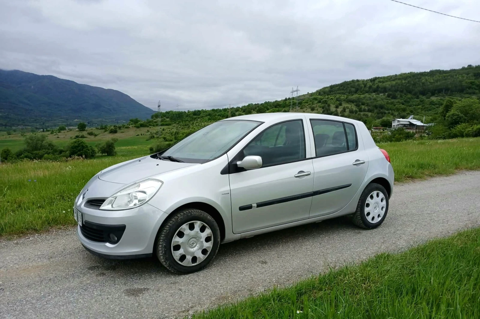 Renault Clio 1.5DCI , снимка 3 - Автомобили и джипове - 54574820